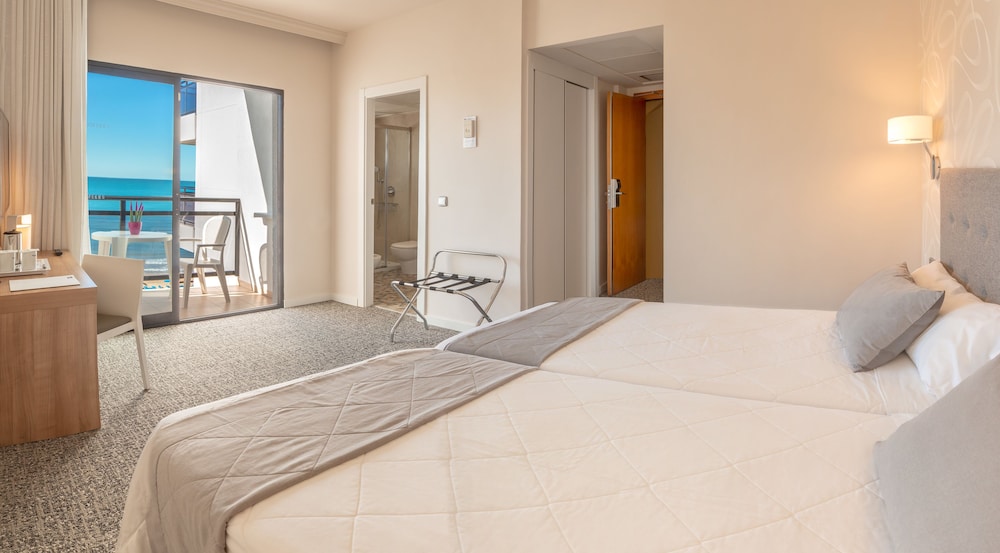Hotel RH Corona del Mar By Hoteles RH — Hotel rooms in Benidorm, Valencian Community
