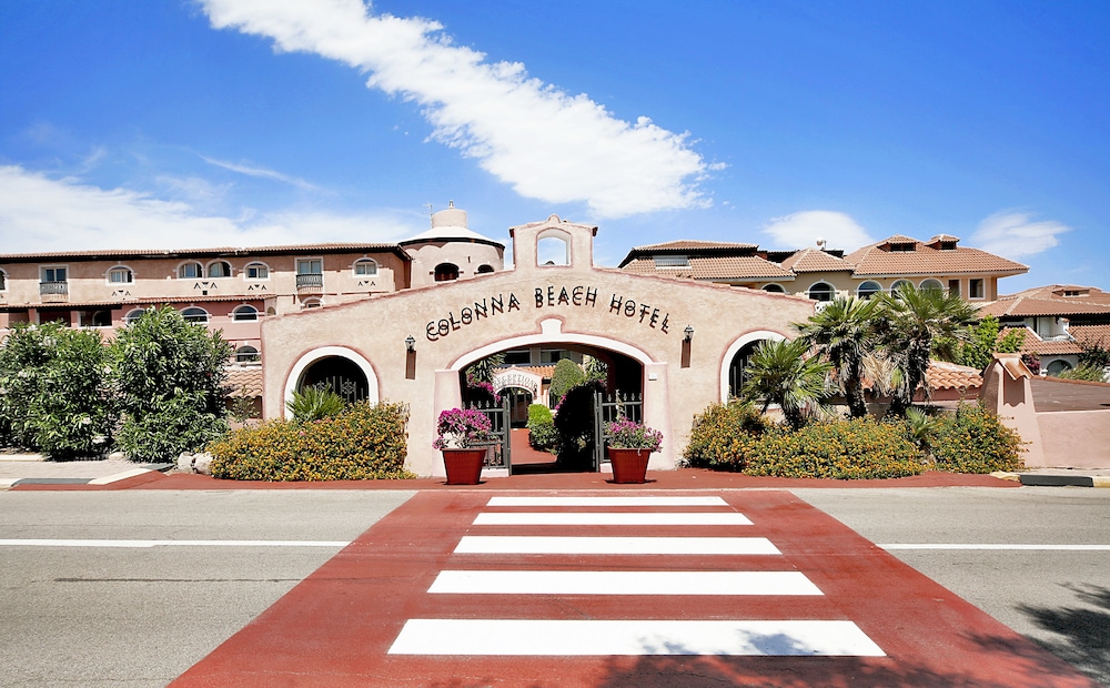 Colonna Beach Hotel Marinella — Hotel building in Golfo Aranci, Sardinia