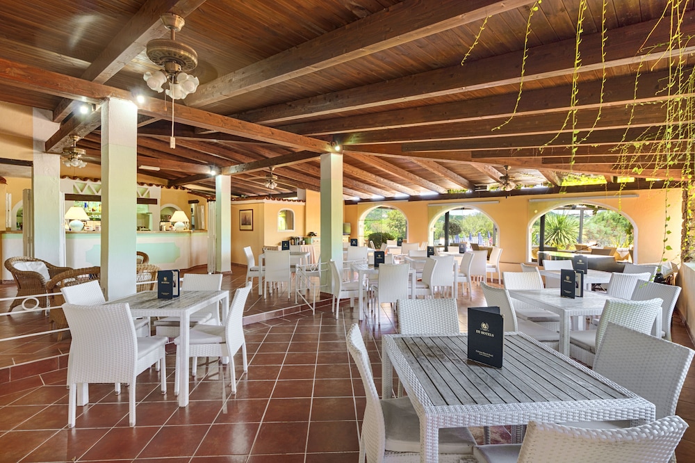 Colonna Beach Hotel Marinella — Restaurant & bars in Golfo Aranci, Sardinia