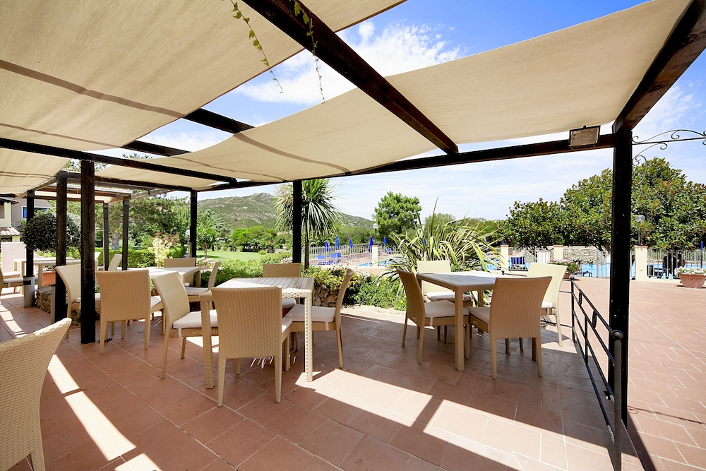 Colonna Beach Hotel Marinella — Restaurant & bars in Golfo Aranci, Sardinia
