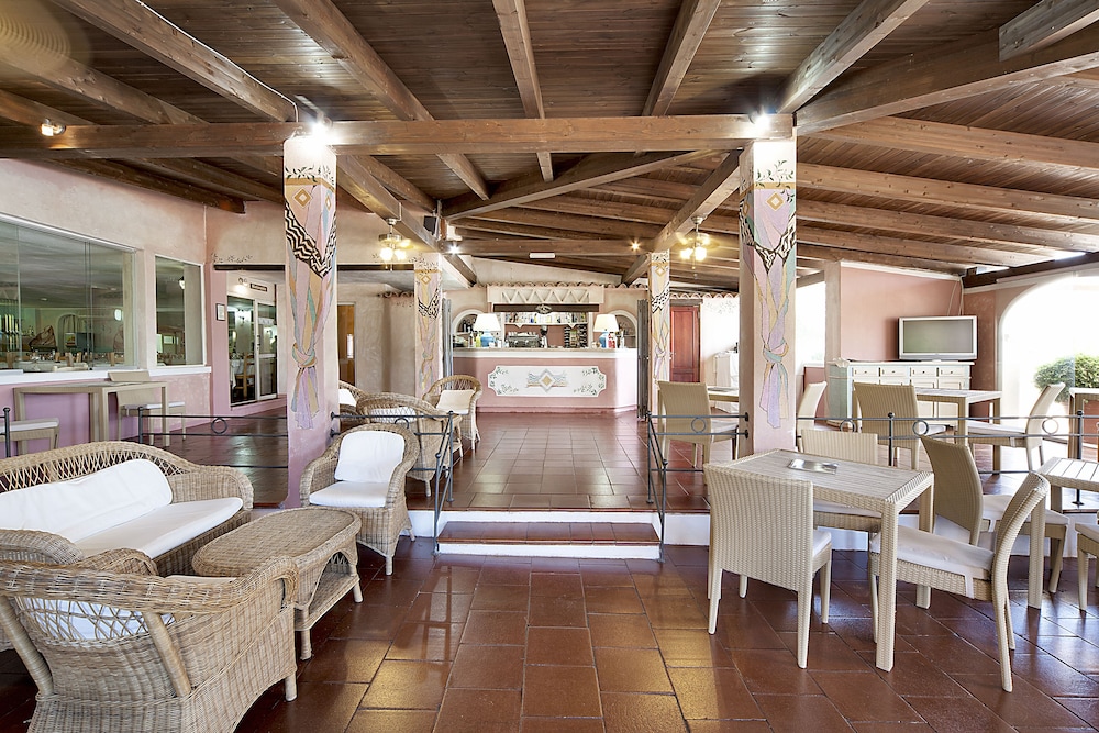 Colonna Beach Hotel Marinella — Restaurant & bars in Golfo Aranci, Sardinia