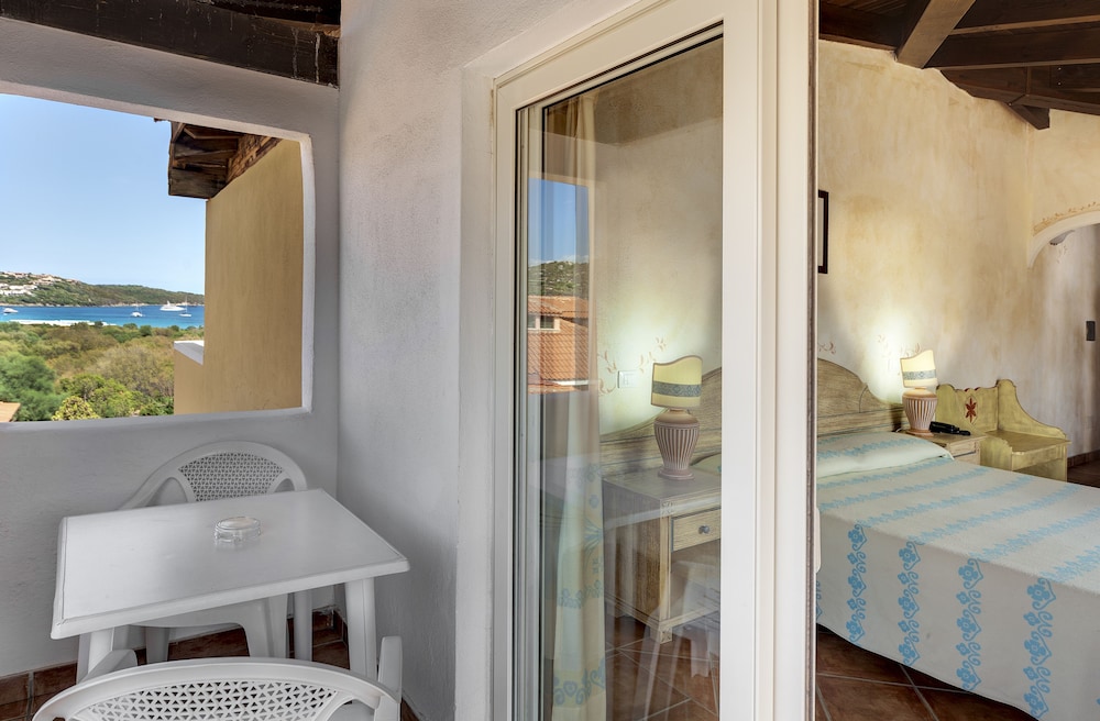 Colonna Beach Hotel Marinella — Hotel rooms in Golfo Aranci, Sardinia