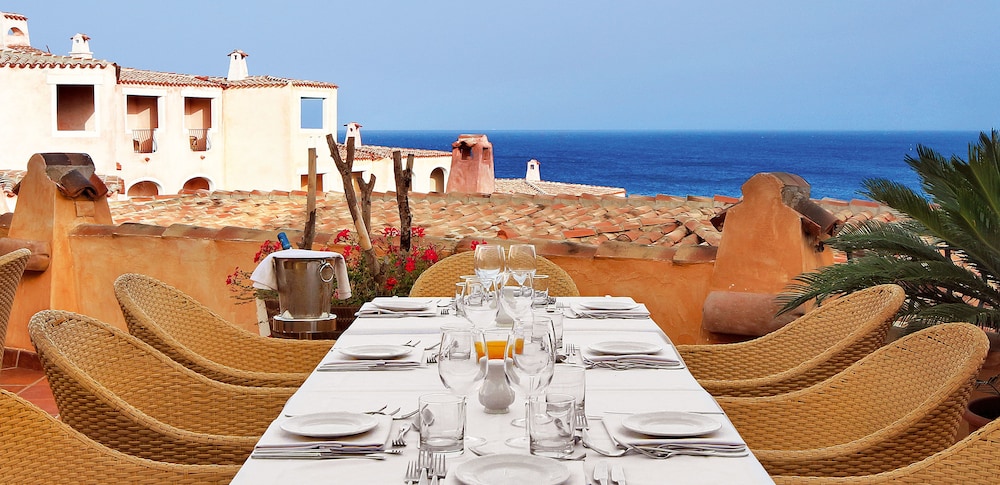 COLONNA RESORT, a Colonna Luxury Beach Hotel, Porto Cervo — Restaurant & bars in Arzachena, Sardinia