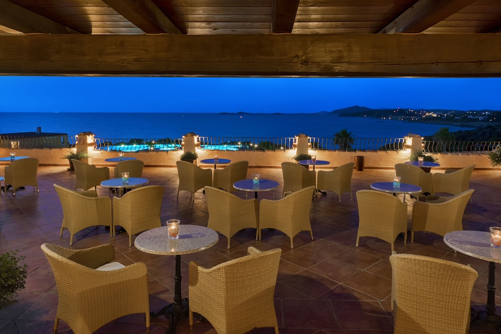 COLONNA RESORT, a Colonna Luxury Beach Hotel, Porto Cervo — Restaurant & bars in Arzachena, Sardinia