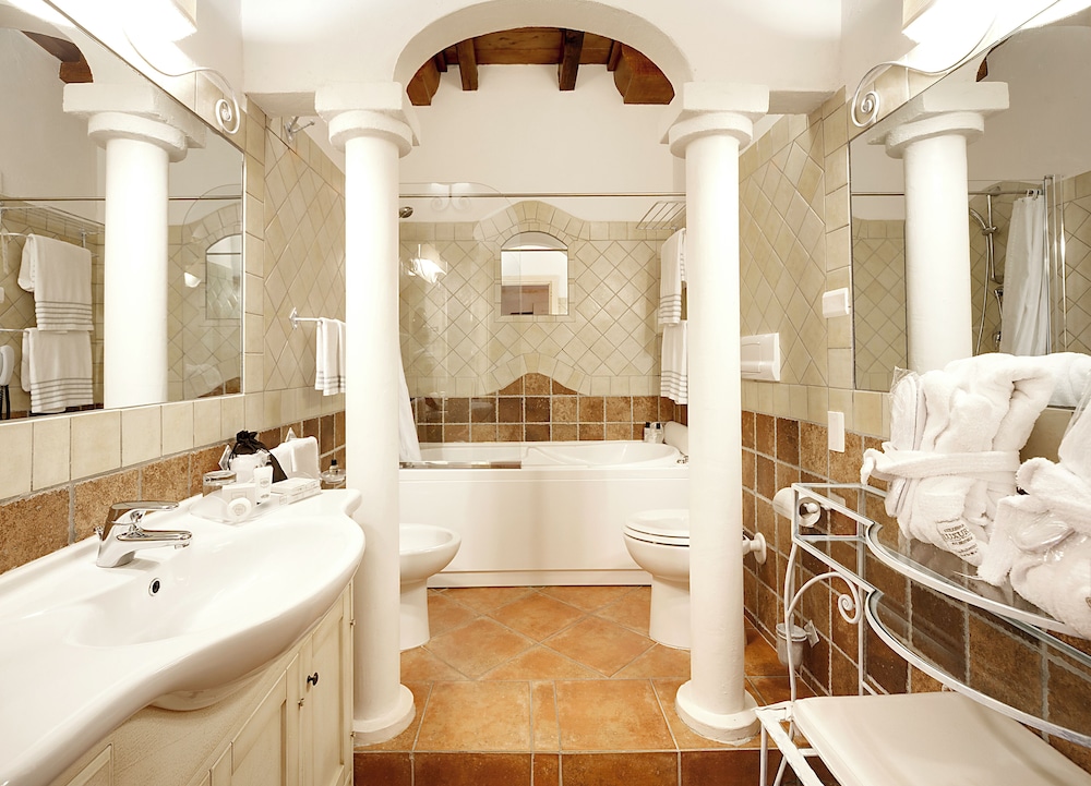 COLONNA RESORT, a Colonna Luxury Beach Hotel, Porto Cervo — Hotel rooms in Arzachena, Sardinia