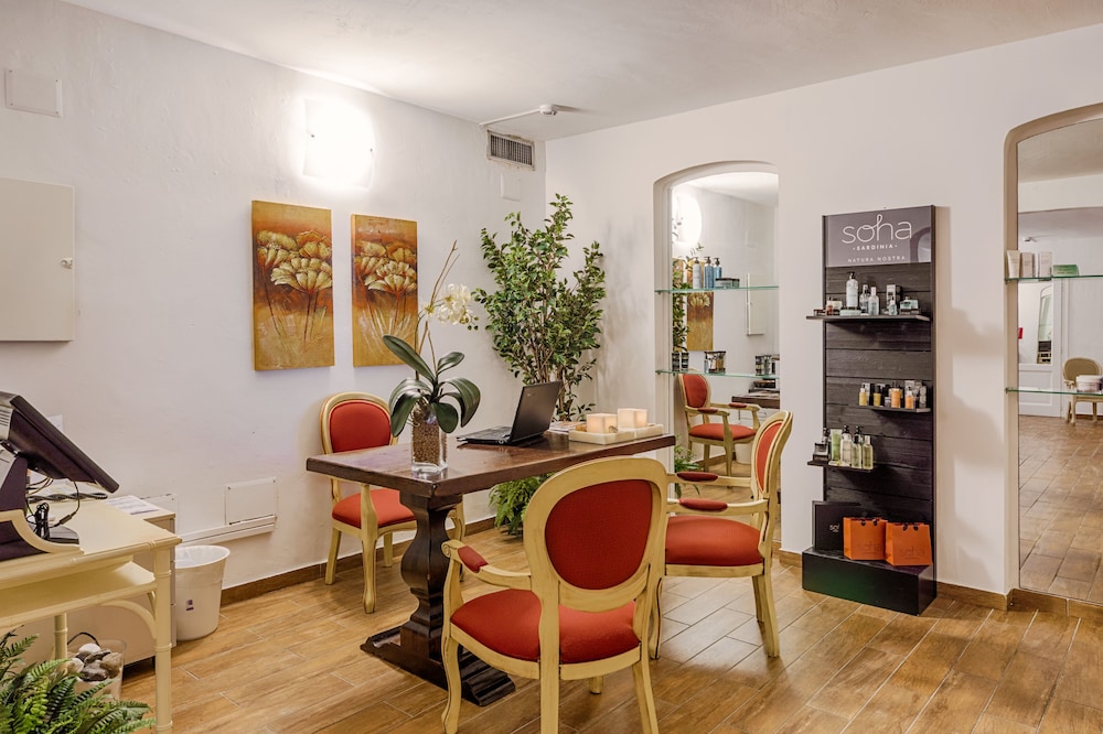 COLONNA RESORT, a Colonna Luxury Beach Hotel, Porto Cervo — Spa in Arzachena, Sardinia