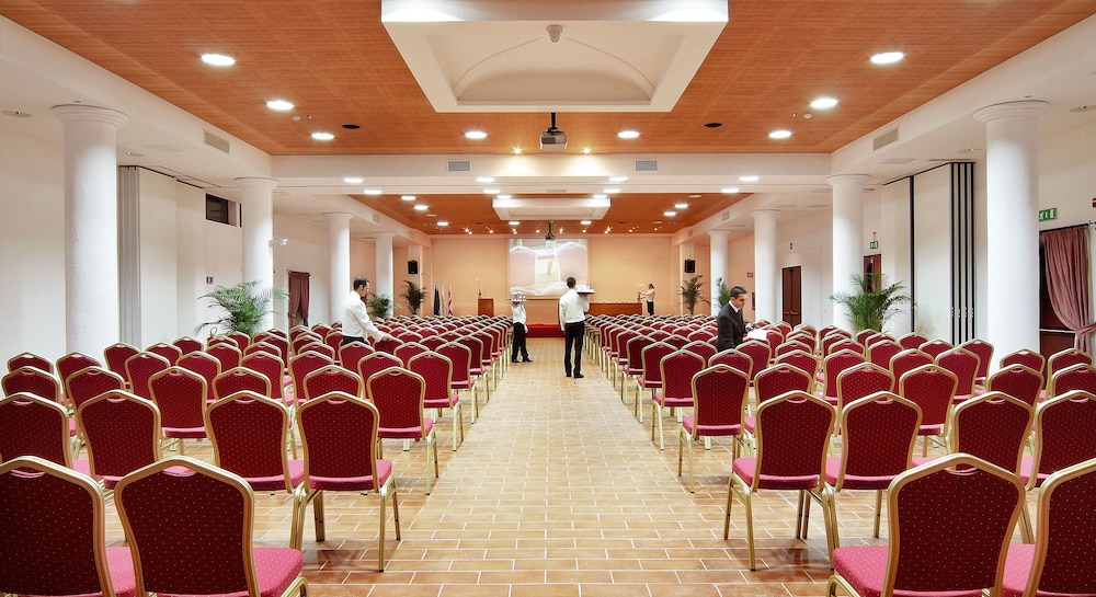 COLONNA RESORT, a Colonna Luxury Beach Hotel, Porto Cervo — Restaurant & bars in Arzachena, Sardinia