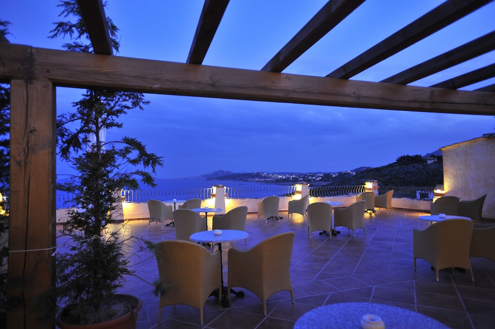 COLONNA RESORT, a Colonna Luxury Beach Hotel, Porto Cervo — Restaurant & bars in Arzachena, Sardinia
