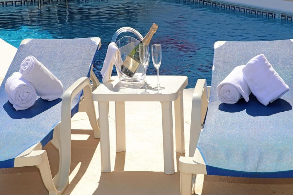 Hotel El Faro Marbella — Swimming pool in Marbella, Andalusia