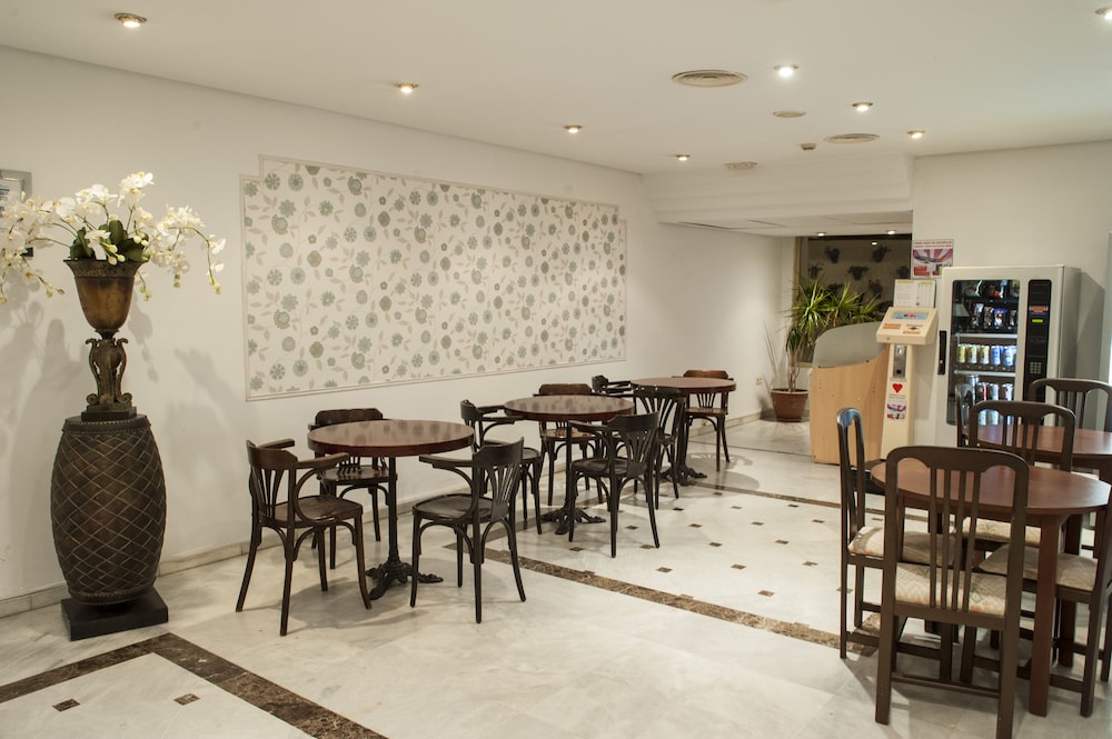 Hotel El Faro Marbella — Restaurant & bars in Marbella, Andalusia