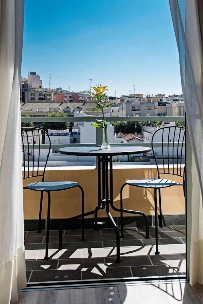 Hotel El Faro Marbella — Hotel rooms in Marbella, Andalusia