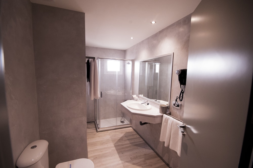 Hotel El Faro Marbella — Hotel rooms in Marbella, Andalusia