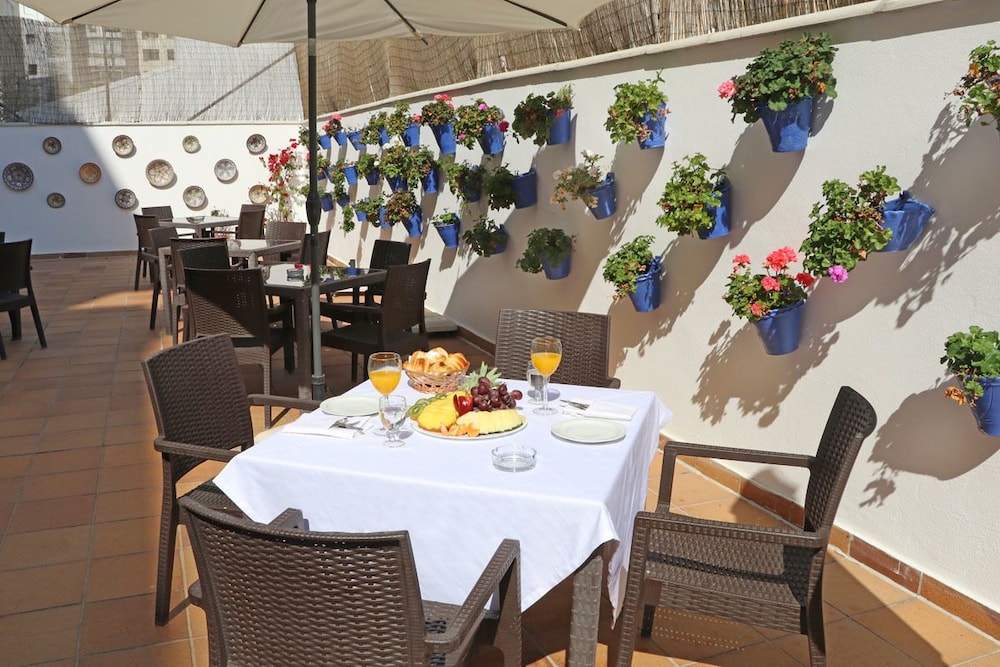 Hotel El Faro Marbella — Restaurant & bars in Marbella, Andalusia