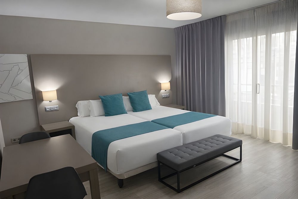 Hotel El Faro Marbella — Hotel rooms in Marbella, Andalusia