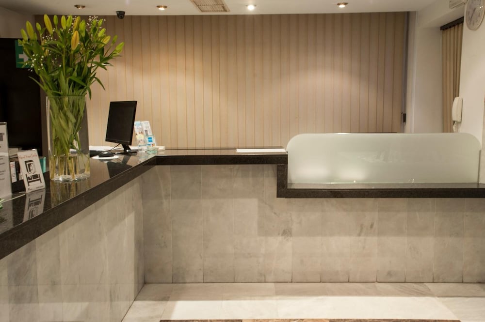 Hotel El Faro Marbella — Hotel building in Marbella, Andalusia