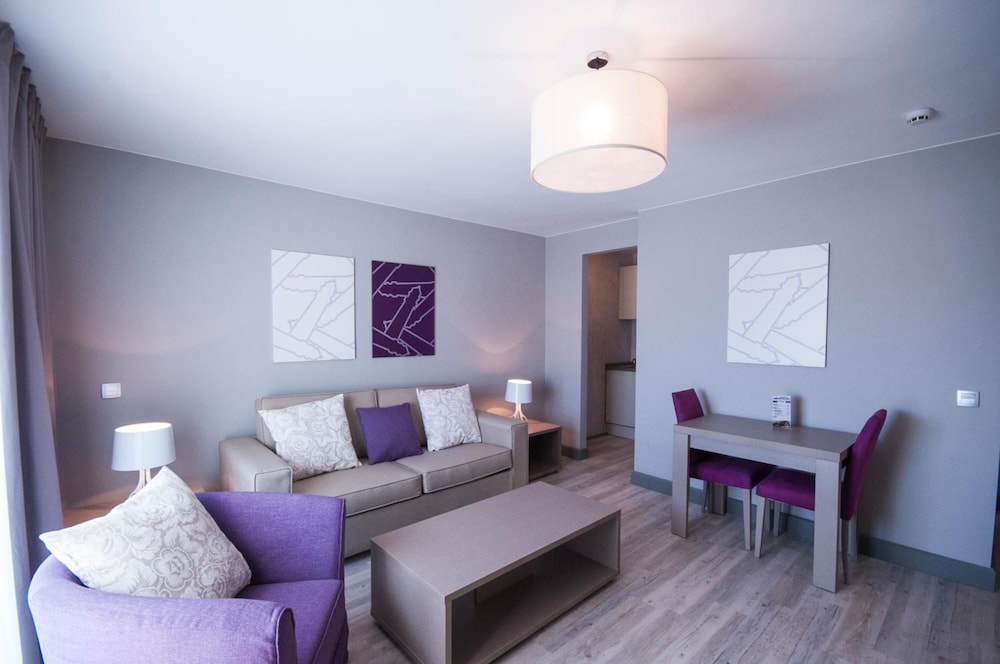 Hotel El Faro Marbella — Hotel rooms in Marbella, Andalusia