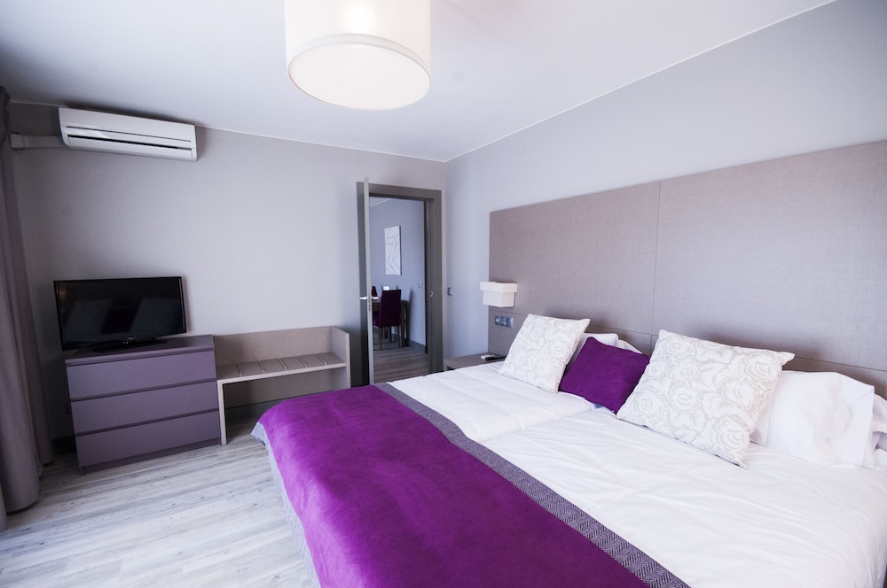 Hotel El Faro Marbella — Hotel rooms in Marbella, Andalusia