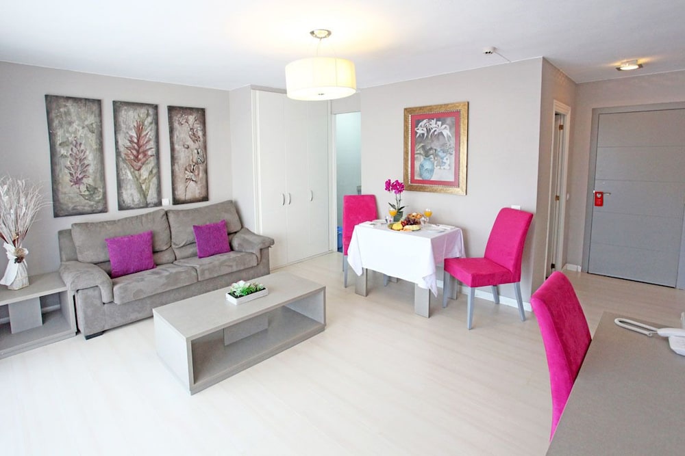 Hotel El Faro Marbella — Hotel rooms in Marbella, Andalusia