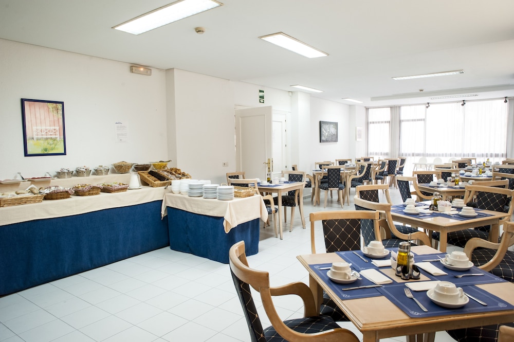 Hotel El Faro Marbella — Restaurant & bars in Marbella, Andalusia
