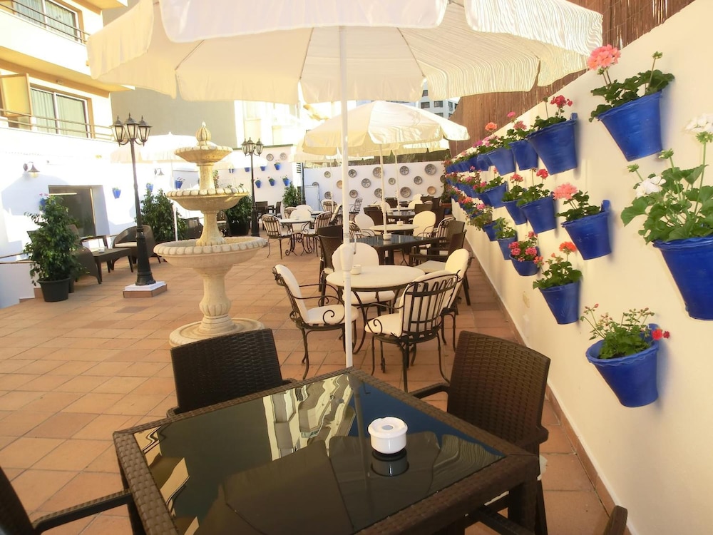 Hotel El Faro Marbella — Restaurant & bars in Marbella, Andalusia