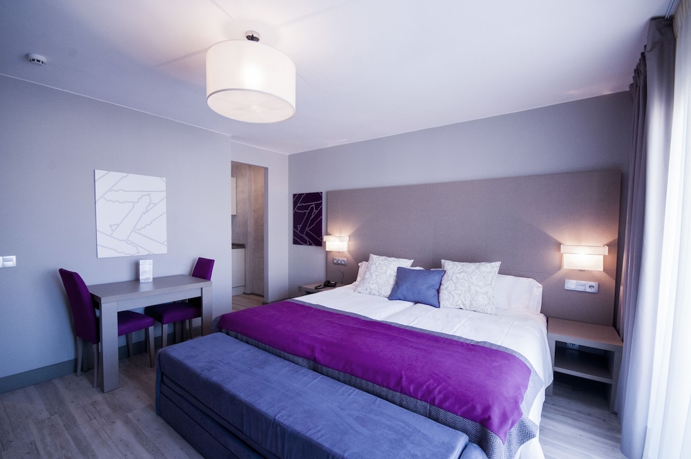 Hotel El Faro Marbella — Hotel rooms in Marbella, Andalusia