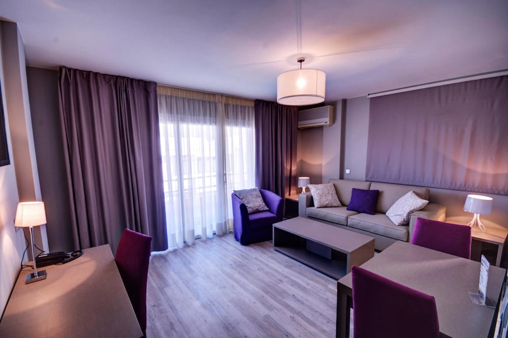 Hotel El Faro Marbella — Hotel rooms in Marbella, Andalusia