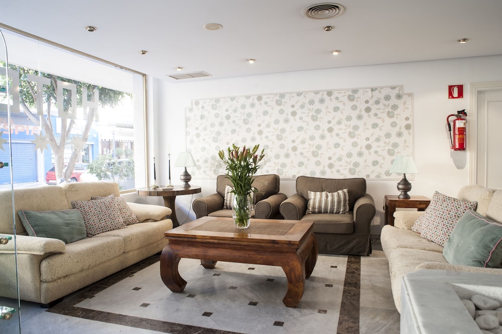 Hotel El Faro Marbella — Hotel rooms in Marbella, Andalusia