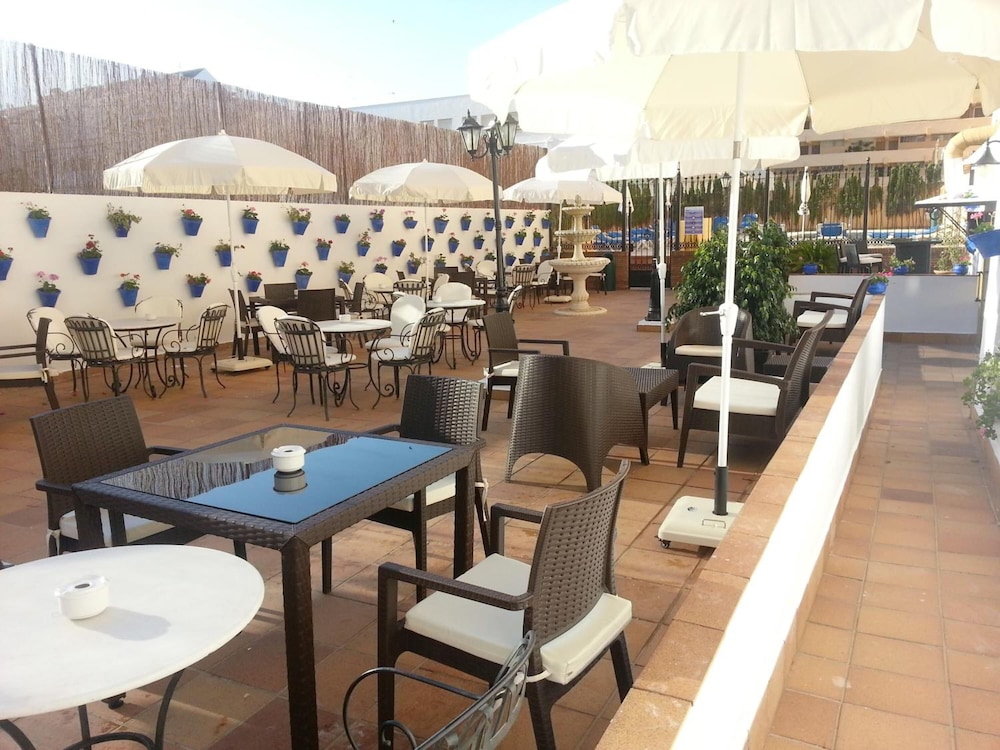 Hotel El Faro Marbella — Restaurant & bars in Marbella, Andalusia