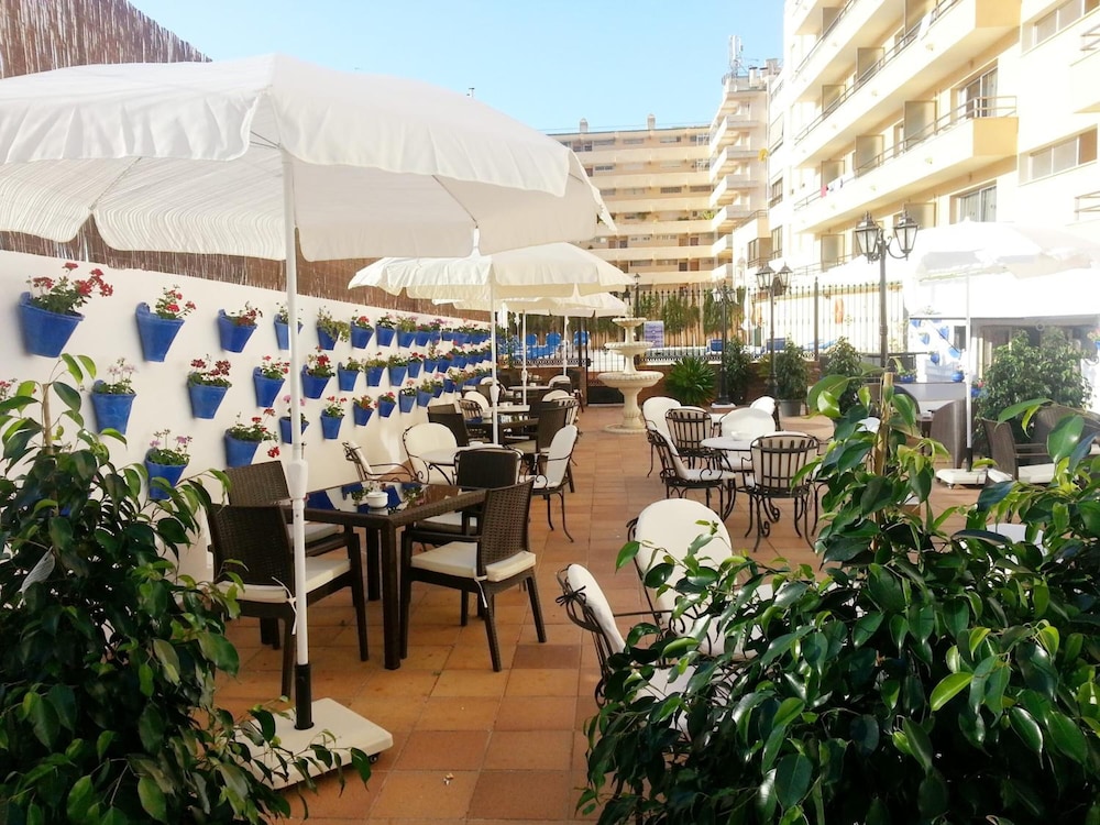 Hotel El Faro Marbella — Restaurant & bars in Marbella, Andalusia