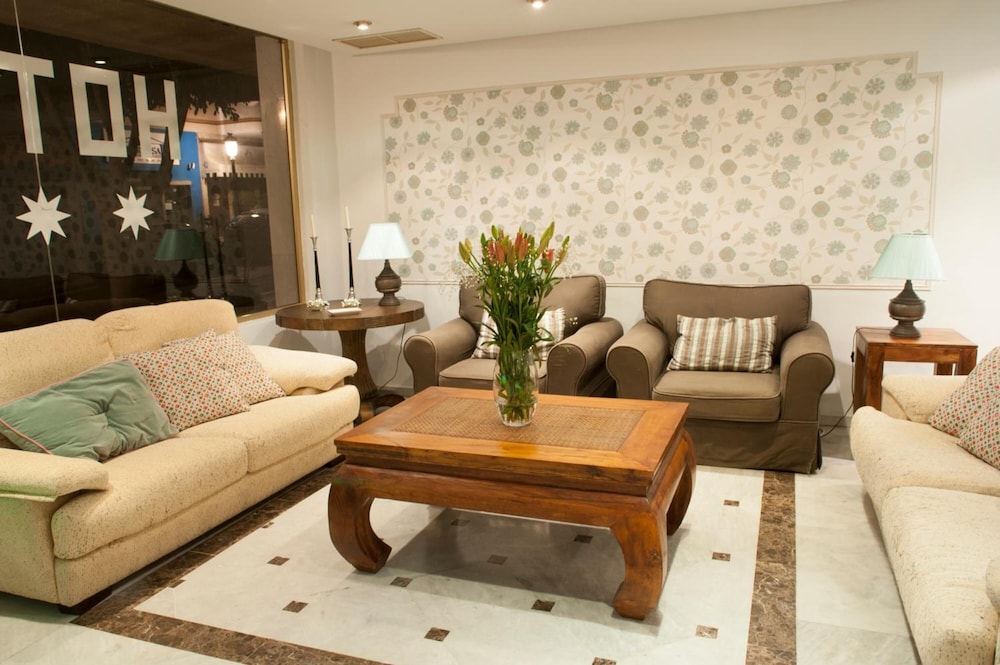 Hotel El Faro Marbella — Hotel rooms in Marbella, Andalusia