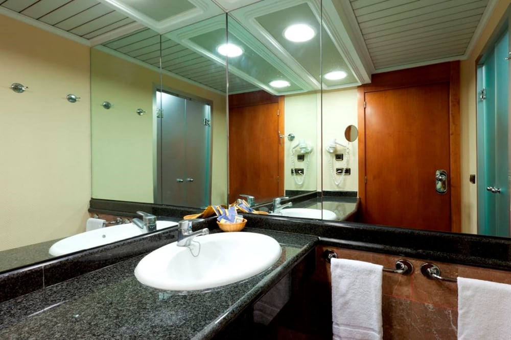 Gran Hotel Bali — Hotel rooms in Benidorm, Valencian Community