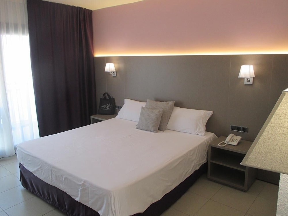 Hotel Fenals Garden — Hotel rooms in Lloret de Mar, Catalonia