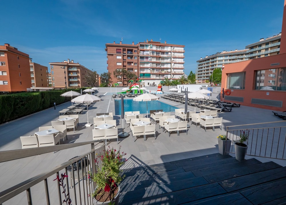 Hotel Fenals Garden — Swimming pool in Lloret de Mar, Catalonia