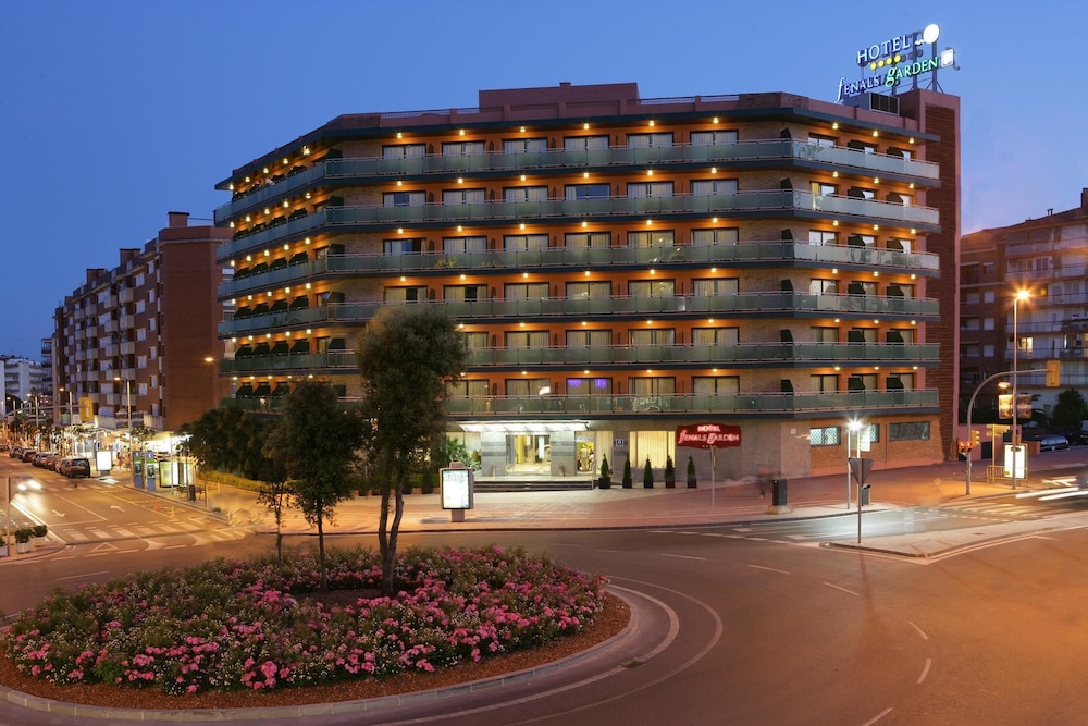 Hotel Fenals Garden — Hotel building in Lloret de Mar, Catalonia