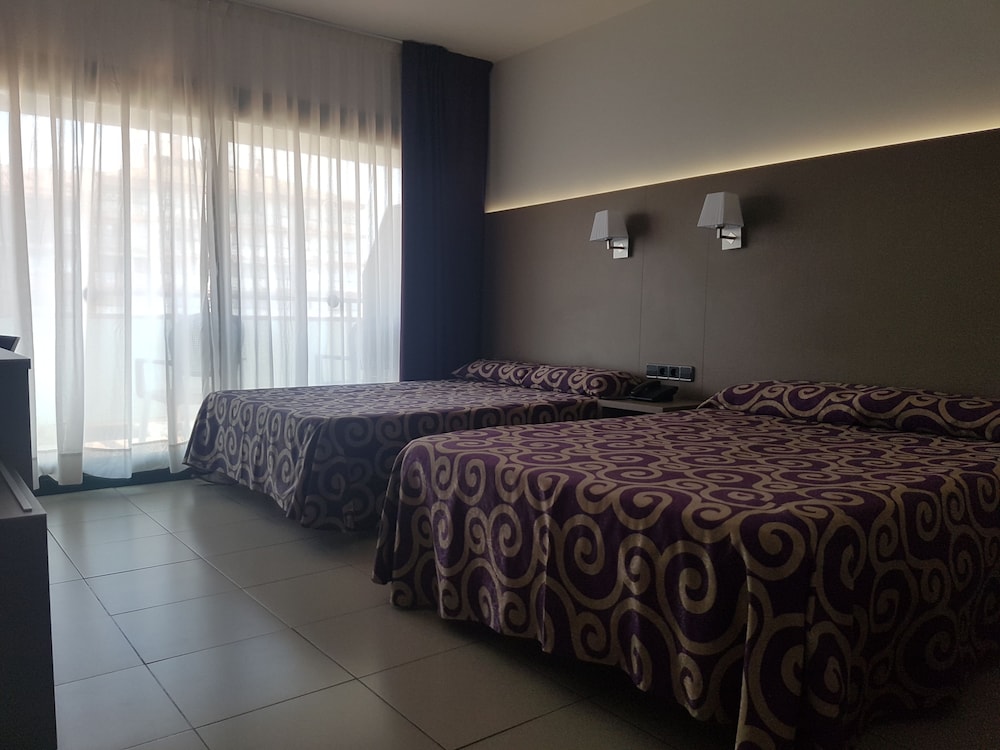 Hotel Fenals Garden — Hotel rooms in Lloret de Mar, Catalonia