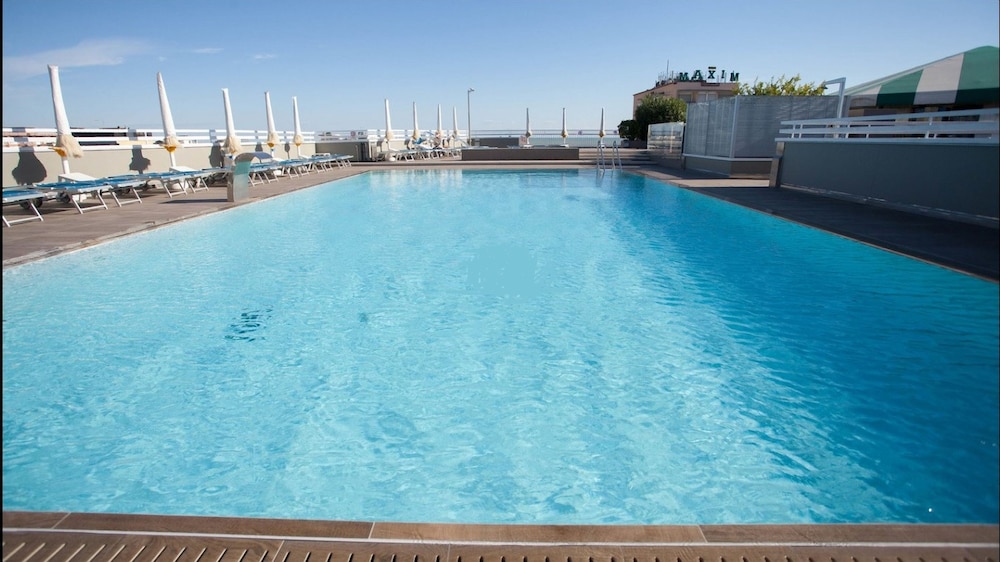 Principe Palace — Swimming pool in Jesolo, Veneto