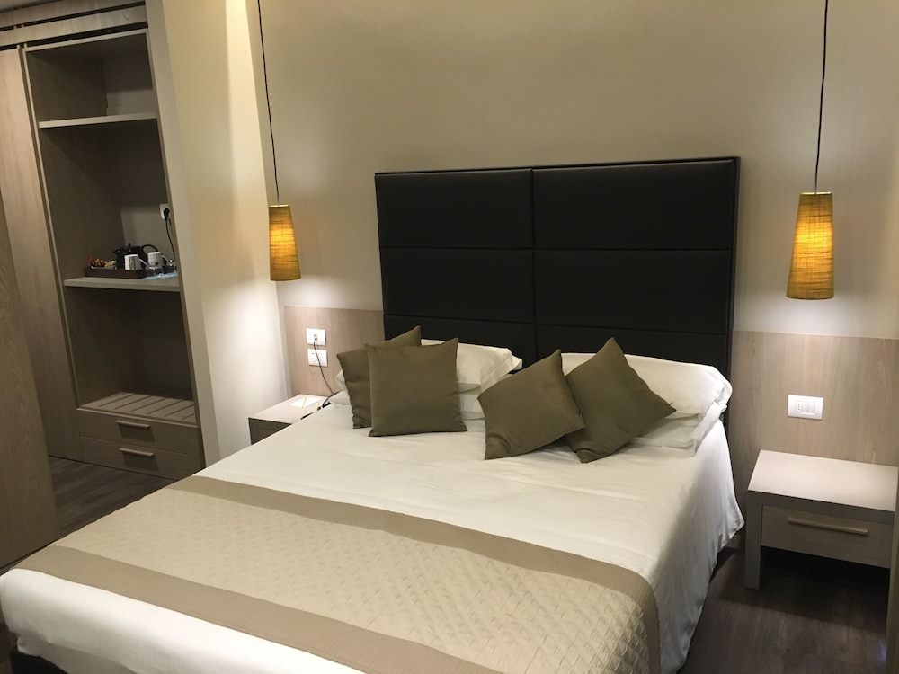 Principe Palace — Hotel rooms in Jesolo, Veneto