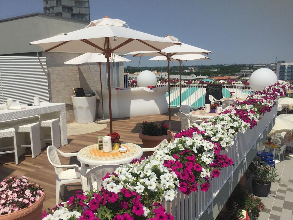Principe Palace — Restaurant & bars in Jesolo, Veneto