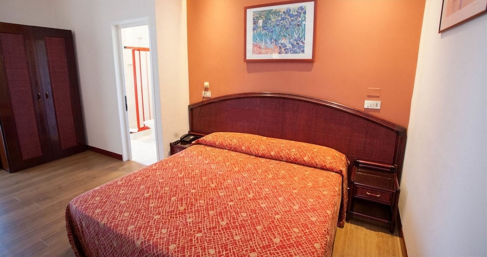 Principe Palace — Hotel rooms in Jesolo, Veneto