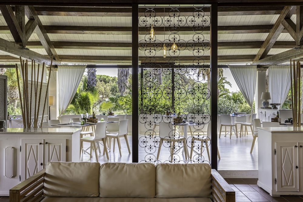 Hotel Costa Dei Fiori — Restaurant & bars in Santa Margherita di Pula, Sardinia