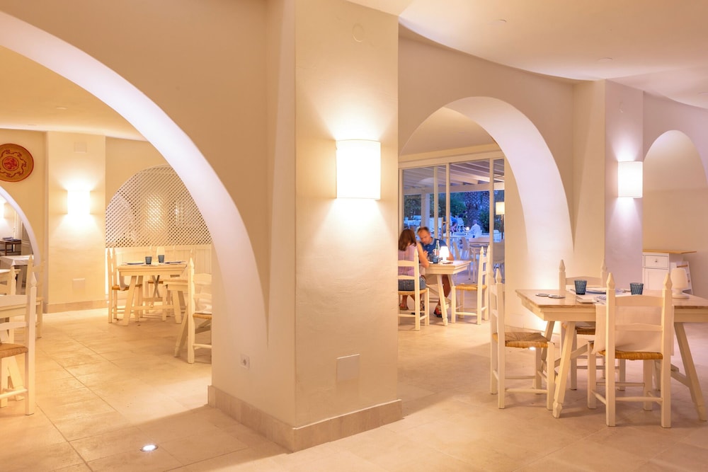 Hotel Costa Dei Fiori — Restaurant & bars in Santa Margherita di Pula, Sardinia