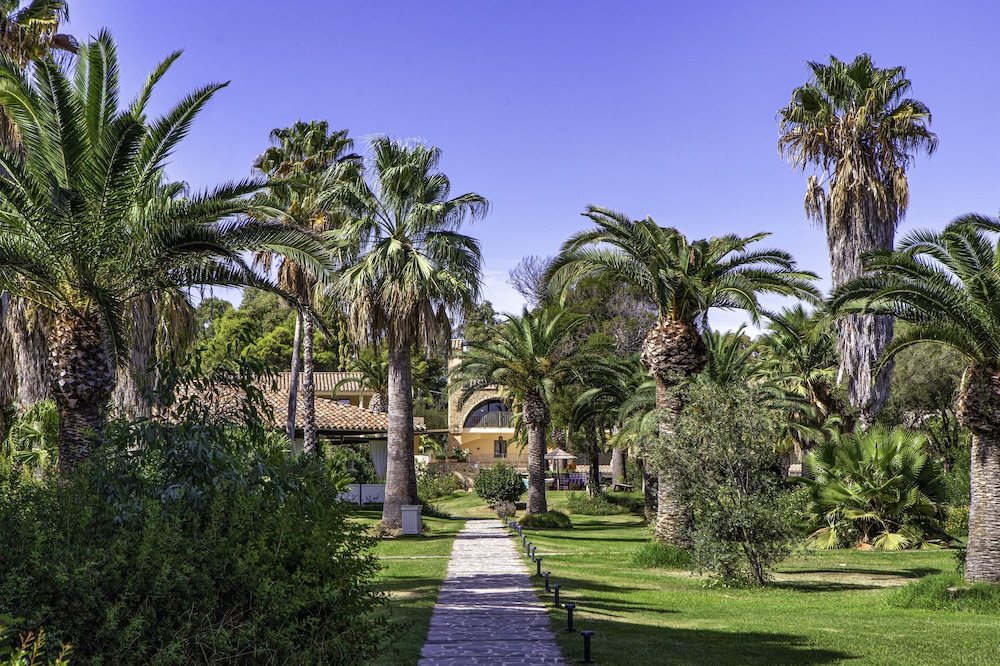 Hotel Costa Dei Fiori — Hotel building in Santa Margherita di Pula, Sardinia