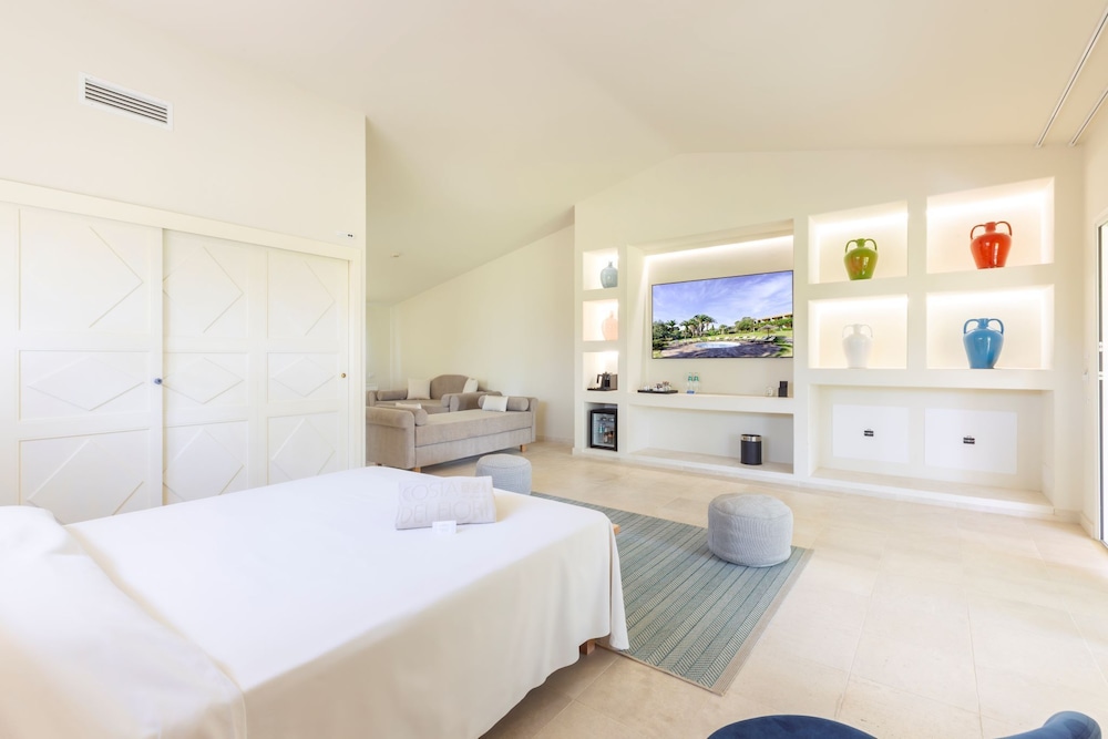 Hotel Costa Dei Fiori — Hotel rooms in Santa Margherita di Pula, Sardinia