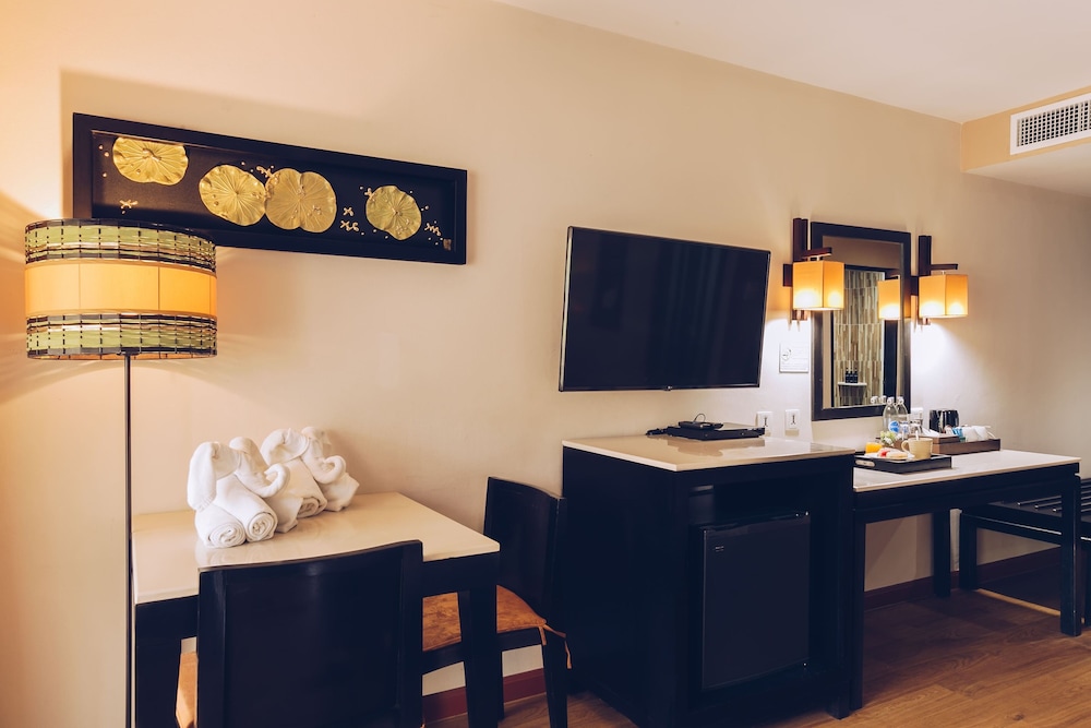 Deevana Patong Resort & Spa — Hotel rooms in Patong Beach, Phuket Province