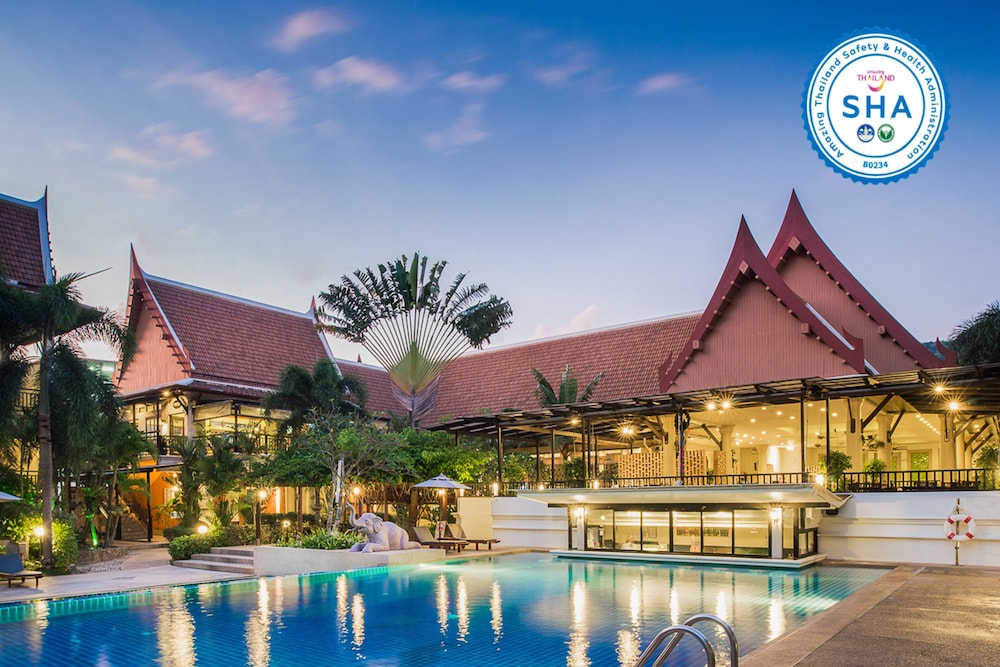 Deevana Patong Resort & Spa — Swimming pool in Patong Beach, Phuket Province