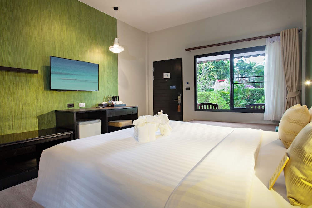 Deevana Patong Resort & Spa — Hotel rooms in Patong Beach, Phuket Province