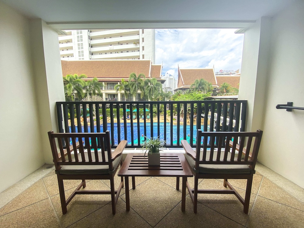 Deevana Patong Resort & Spa — Hotel rooms in Patong Beach, Phuket Province