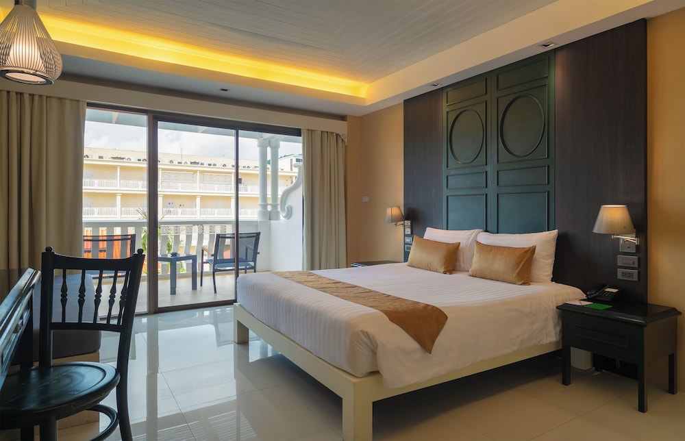 The Old Phuket - Karon Beach Resort — Hotel rooms in Karon, Phuket Province