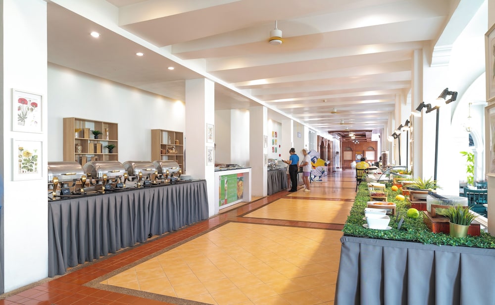 The Old Phuket - Karon Beach Resort — Restaurant & bars in Karon, Phuket Province