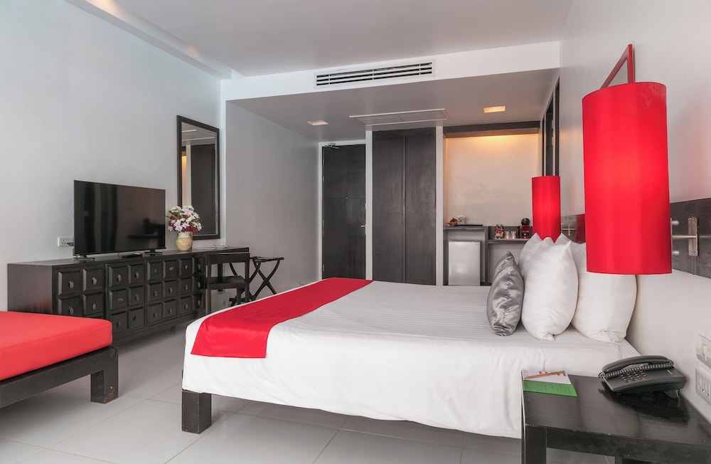 The Old Phuket - Karon Beach Resort — Hotel rooms in Karon, Phuket Province